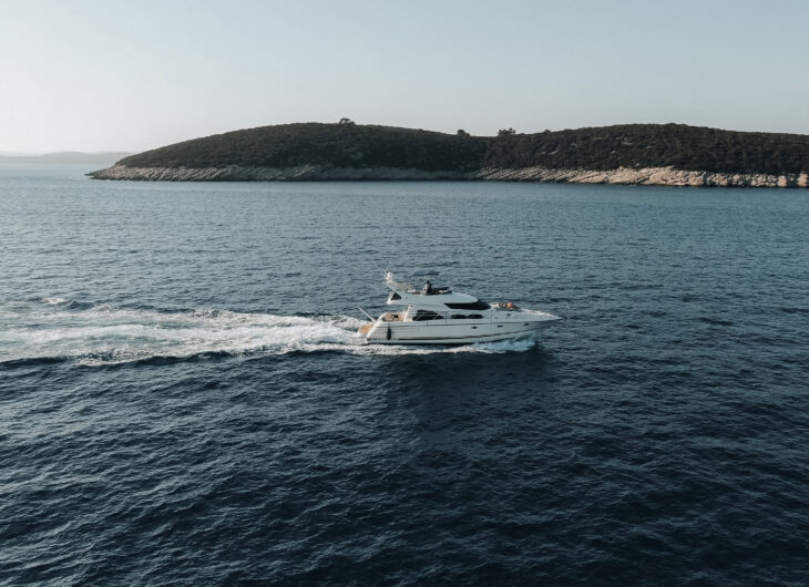 Yacht horizontal view